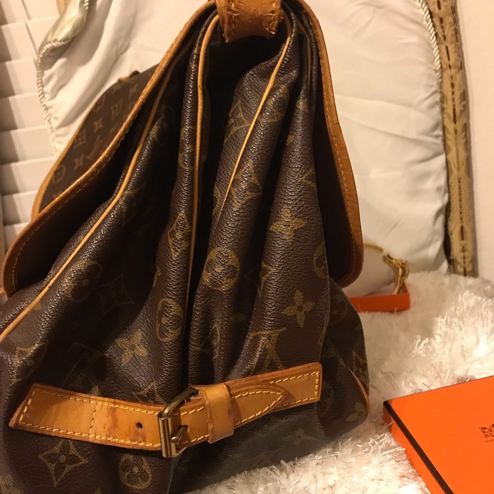 Louis Vuitton Saumur 35 Sold - Picture 2 of 8